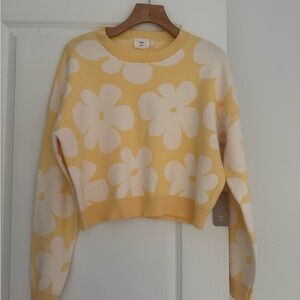 NWT Luna Ivy women’s yellow Daisy print crewneck knit sweater size medium